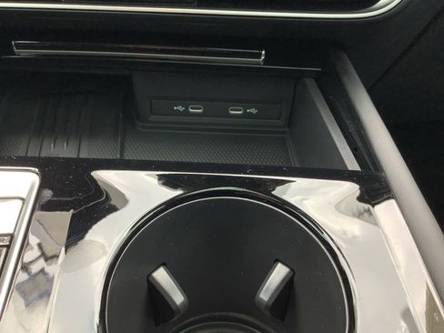 New 2025 Volkswagen Atlas SE FWD image 21