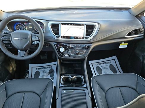 New 2026 Chrysler Pacifica Limited w/ S Appearance Package AWD/4WD image 34
