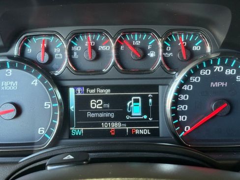 Used 2019 Chevrolet Suburban LT image 26