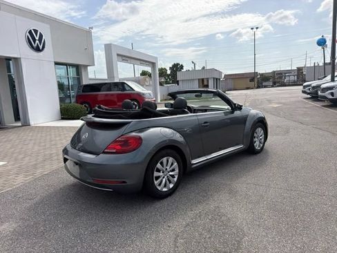 Used 2018 Volkswagen Beetle 2.0T S FWD image 6