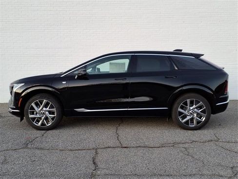New 2026 Cadillac Optiq Luxury 1 image 2