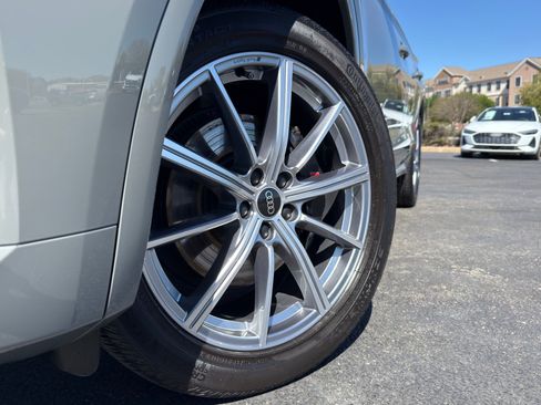 Used 2022 Audi SQ5 Premium image 3