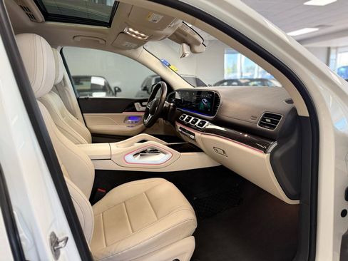 Used 2020 Mercedes-Benz GLS 450 4MATIC w/ Acoustic Comfort Package image 27