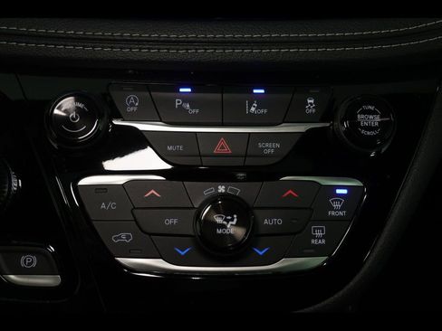 New 2026 Chrysler Pacifica Limited w/ S Appearance Package image 16