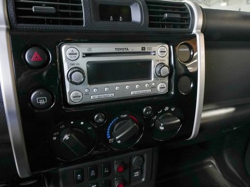 Used 2014 Toyota FJ Cruiser 4WD w/ Upgrade Package image 39