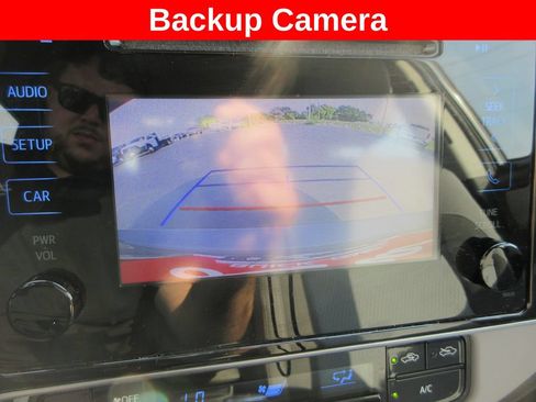 Used 2018 Toyota Corolla LE FWD image 14