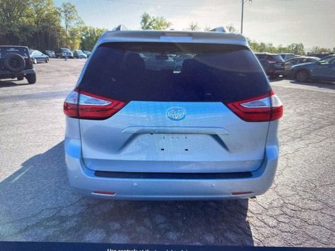 Used 2017 Toyota Sienna XLE w/ XLE Navigation Package FWD image 6