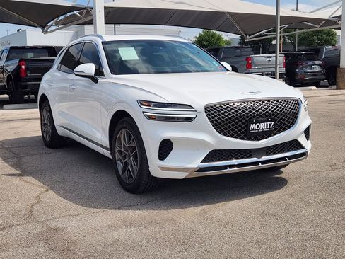 Used 2025 Genesis GV70 2.5T w/ Advanced Package image 3