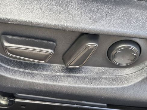 Used 2025 Toyota Camry SE FWD image 27