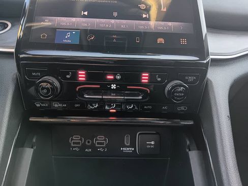 Used 2023 Jeep Grand Cherokee image 31