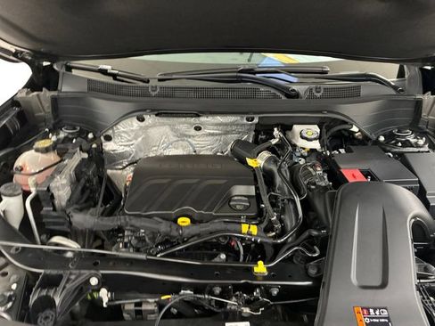 Certified 2025 Chevrolet Trax LT w/ Driver Confidence Package FWD image 11