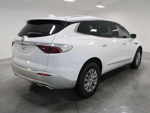 Used 2024 Buick Enclave Essence w/ Technology Package image 9