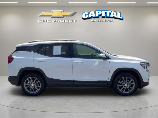 Used 2024 GMC Terrain SLT AWD/4WD image 7
