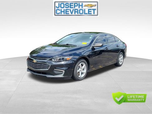 Used 2018 Chevrolet Malibu LS FWD image 2