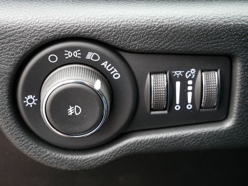 New 2026 Chrysler Pacifica Select image 14