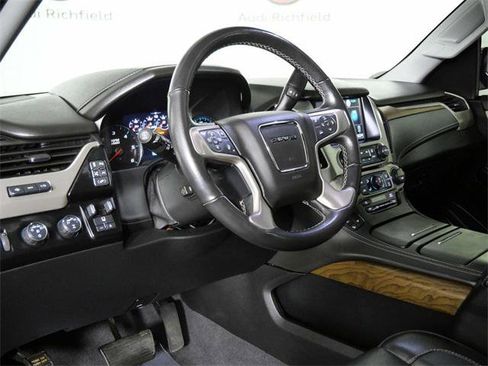 Used 2020 GMC Yukon Denali w/ Denali Ultimate Black Edition image 17