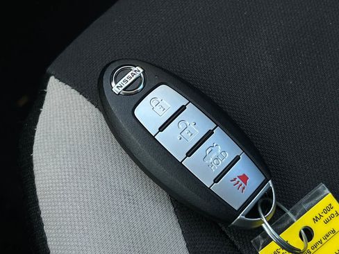 Used 2021 Nissan Versa SV FWD image 26