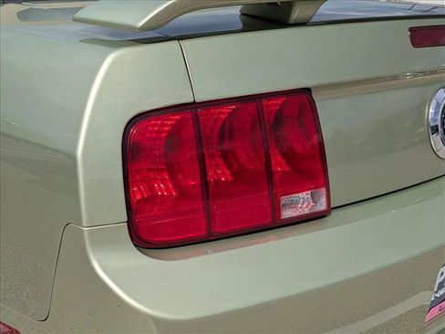 Used 2006 Ford Mustang GT RWD image 12