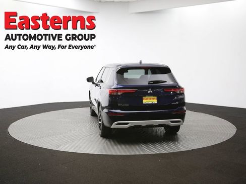 Used 2023 Mitsubishi Outlander SE image 64