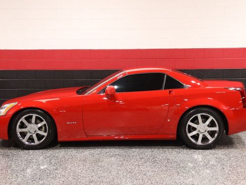 Used 2007 Cadillac XLR RWD image 26