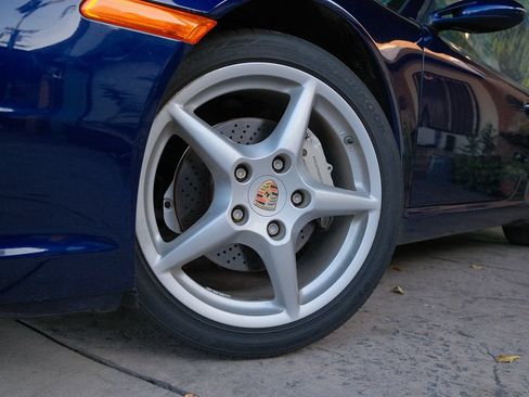 Used 2006 Porsche 911 Carrera RWD image 32