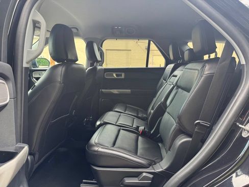 Used 2021 Ford Explorer Limited w/ Equipment Group 301A AWD/4WD image 21
