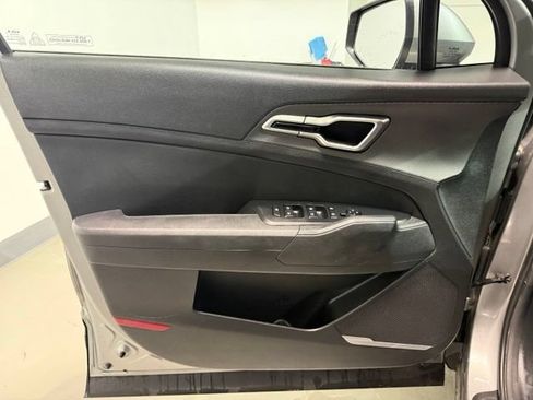 Used 2023 Kia Sportage LX FWD image 10