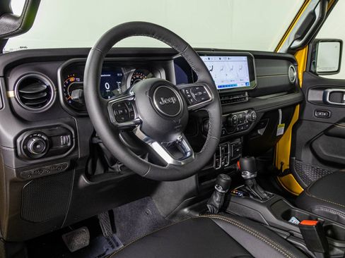 New 2026 Jeep Wrangler Unlimited Sahara AWD/4WD image 3