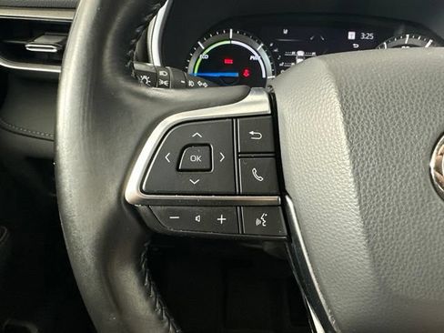 Used 2021 Toyota Highlander XLE AWD/4WD image 20