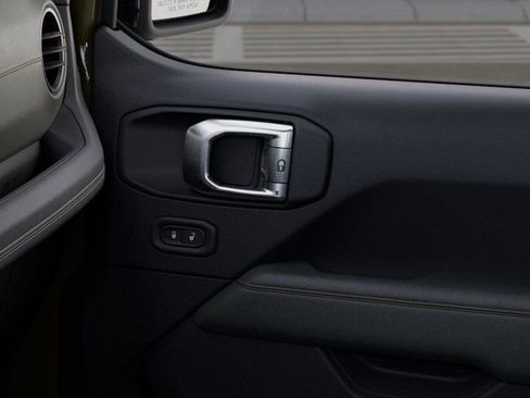 New 2025 Jeep Gladiator Mojave w/ Convenience Group image 25