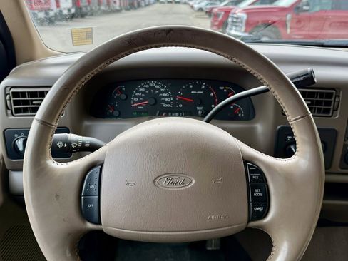 Used 2002 Ford F250 Lariat image 16