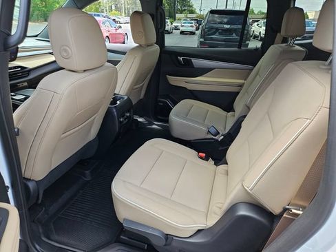 Used 2026 Buick Enclave Preferred w/ Power Package FWD image 10