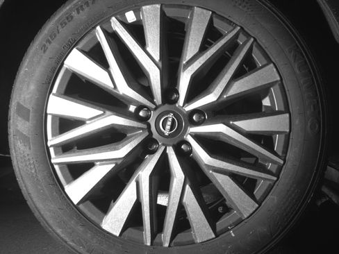 Used 2025 Nissan Altima 2.5 SV FWD image 15