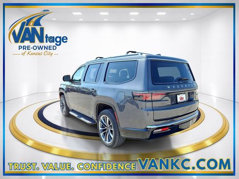 Used 2024 Jeep Wagoneer Series II w/ Convenience Group I image 9