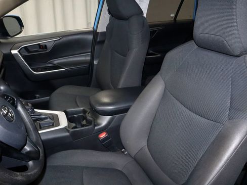 Used 2021 Toyota RAV4 LE FWD image 25