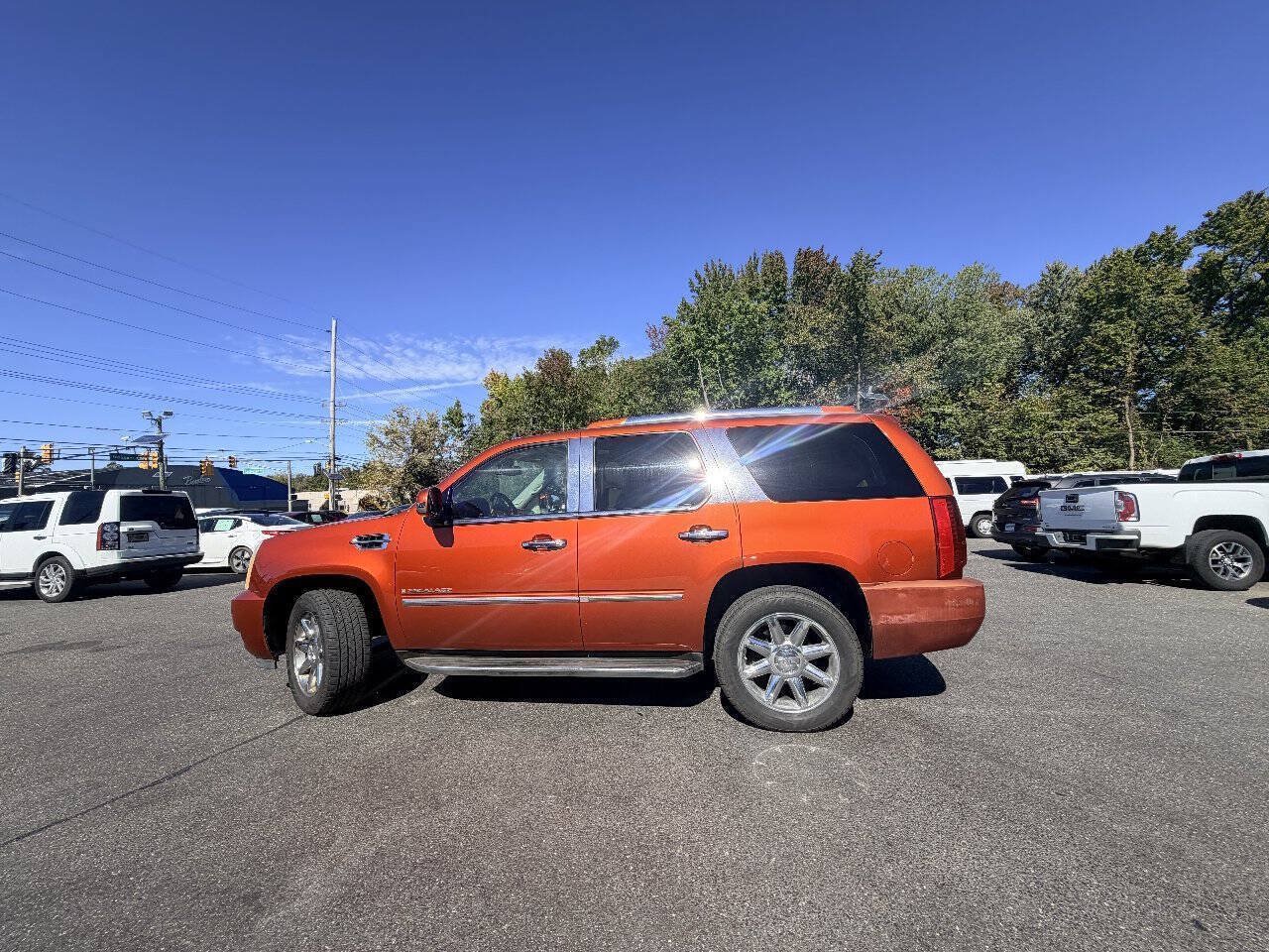 Used 2007 Cadillac Escalade 2WD w/ Information Package image 32