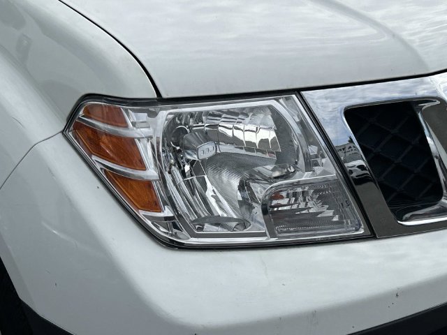 Used 2013 Nissan Frontier S RWD image 4