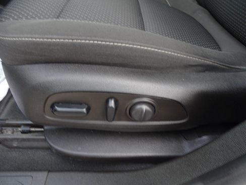 Used 2022 GMC Acadia Elevation image 16