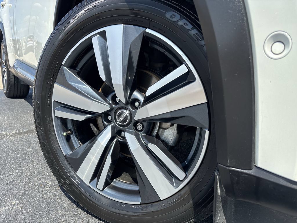 Used 2023 Nissan Rogue Platinum w/ Platinum Premium Package FWD image 9
