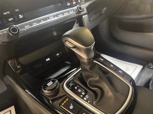 Certified 2024 Kia Seltos S image 21