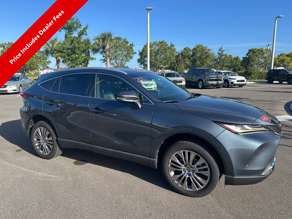 Used 2022 Toyota Venza XLE AWD/4WD image 4