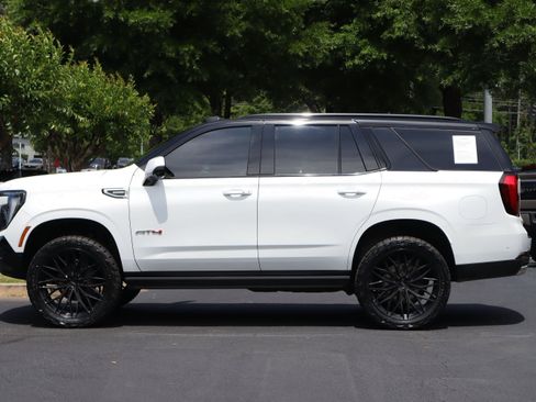 Used 2025 GMC Yukon AT4 w/ AT4 Premium Plus Package AWD/4WD image 5