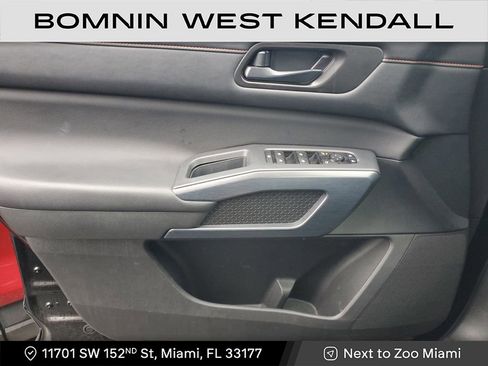 Used 2025 Nissan Pathfinder Rock Creek image 18