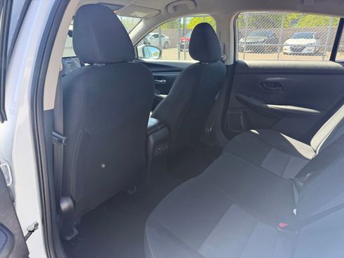 Used 2025 Nissan Sentra SV FWD image 11