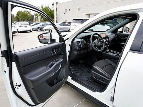 Certified 2024 Nissan Pathfinder Rock Creek AWD/4WD image 48