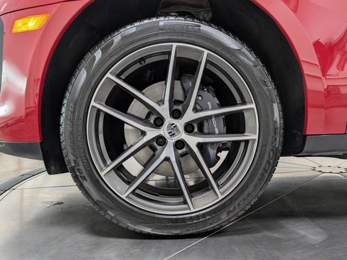 Used 2024 Porsche Macan w/ Premium Plus Package image 11
