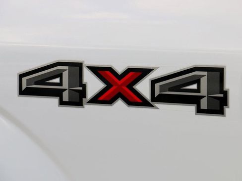 Used 2016 Ford F150 XLT image 8