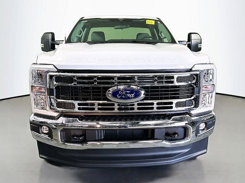 New 2025 Ford F350 XLT w/ FX4 Off-Road Package image 2