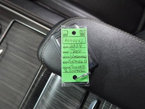 Used 2024 Jeep Wagoneer L Series II w/ Flexible Seating Group image 34