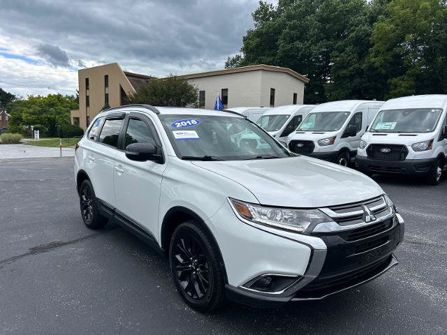 Used 2018 Mitsubishi Outlander LE AWD/4WD image 3